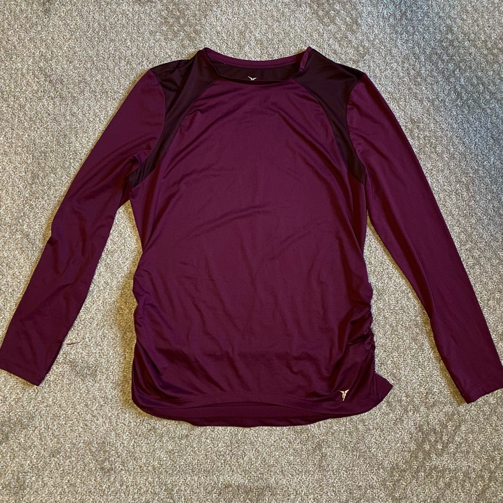 Old Navy Active Go-Dry long sleeve top